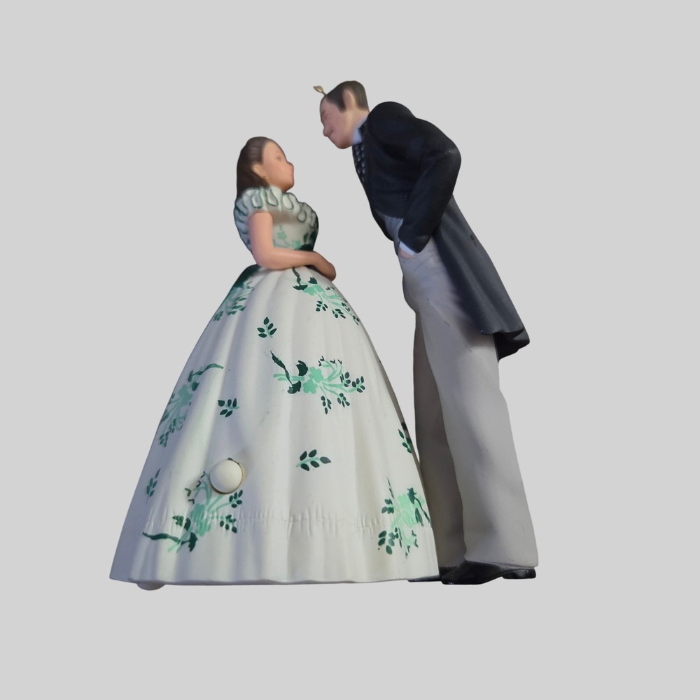 Hallmark Keepsake Gone with the Wind The Proposal Scarlett Rhett Ornament